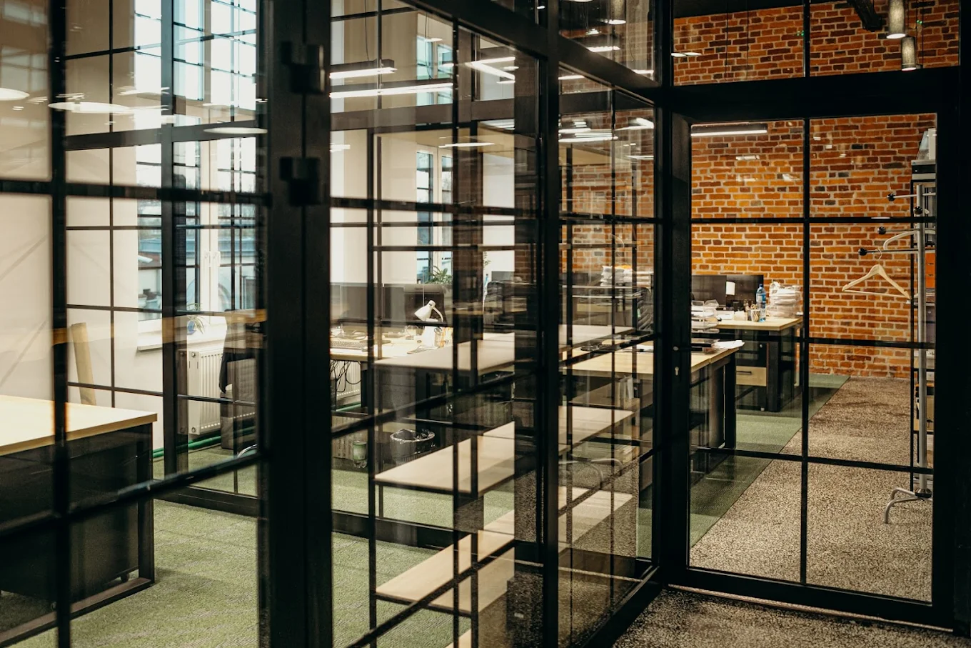 Realizacja ABM - Okna PVC antracyt